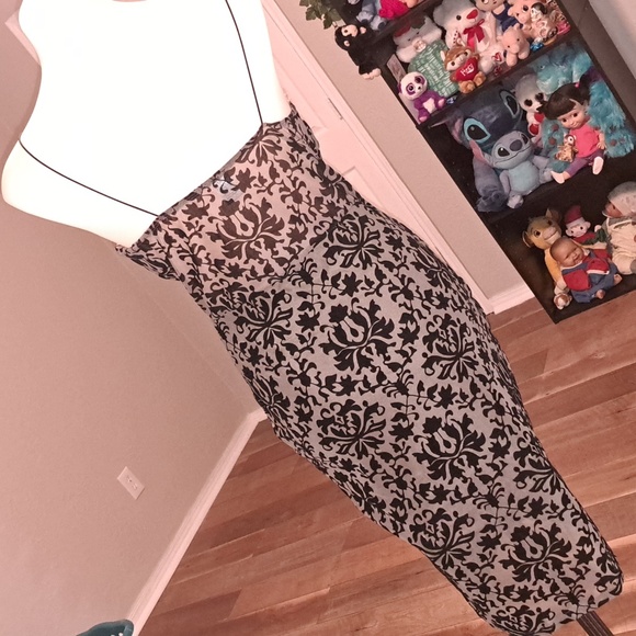 Dress - Picture 2 of 3